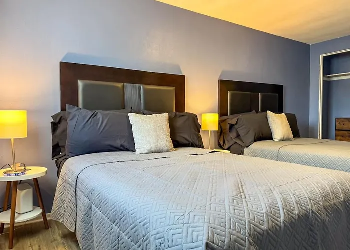 Cozy 2 Bedroom With 5 Beds Sofa Bed And Wifi Apartment *
